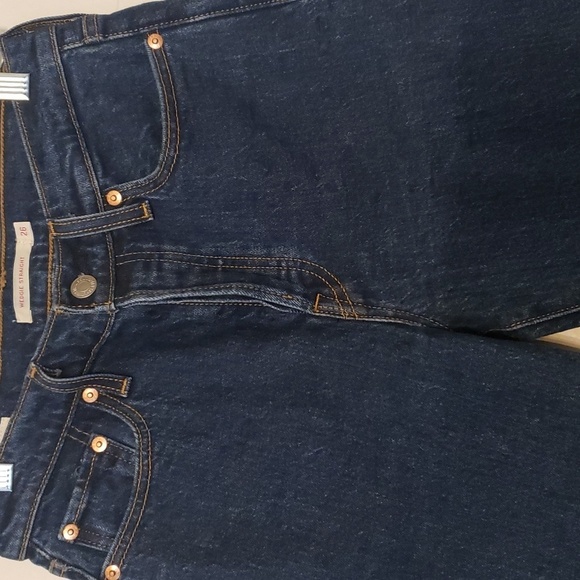 Levi's Wedgie Straight High Rise Crop Raw Hem - Picture 6 of 8